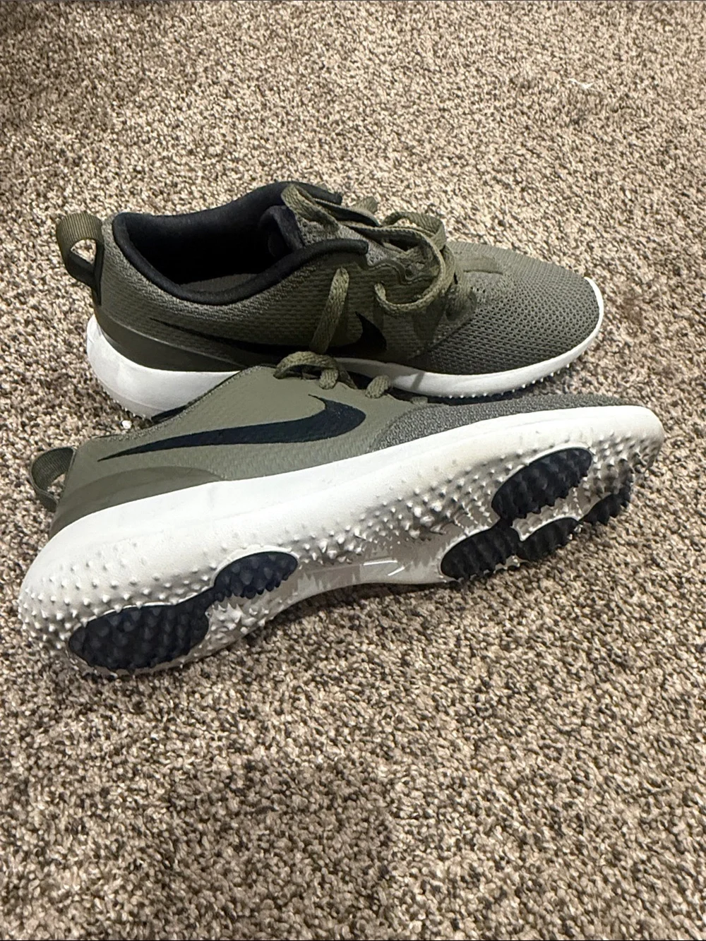 Nike Kids Olive Green and Black Low-Top Sneakers